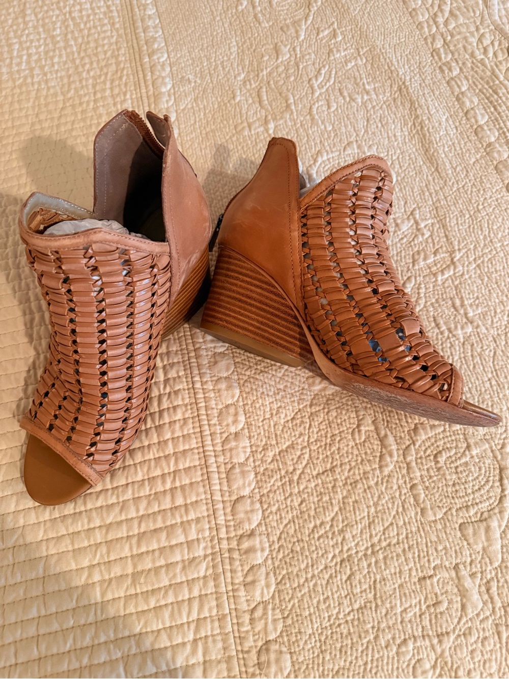 Donald J Pliner Sandal with braided leather upper in saddle tan - Picture 2 of 4